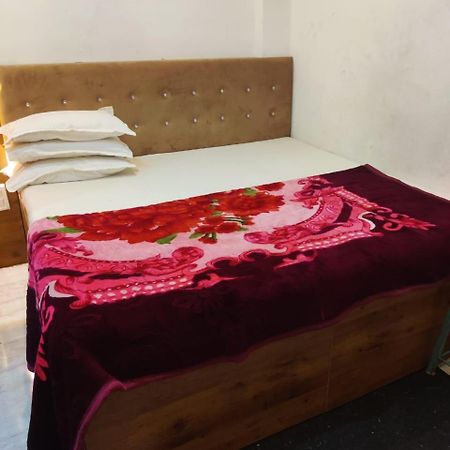 Hotel Amritam Inn Udždžain Exteriér fotografie